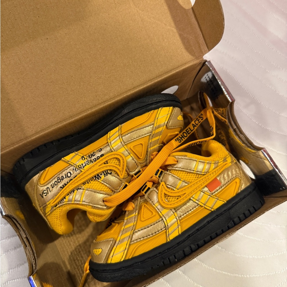 OFF-WHITE Nike Kids' Yellow/Gold Low-Top Sneakers